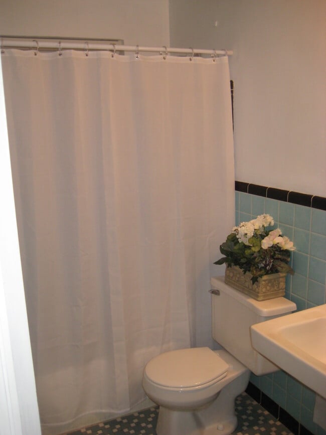 Bath - 1604 Sutton Ave