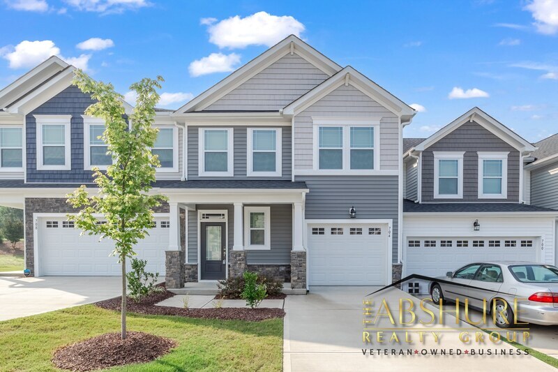 Primary Photo - 704 Creekway Dr