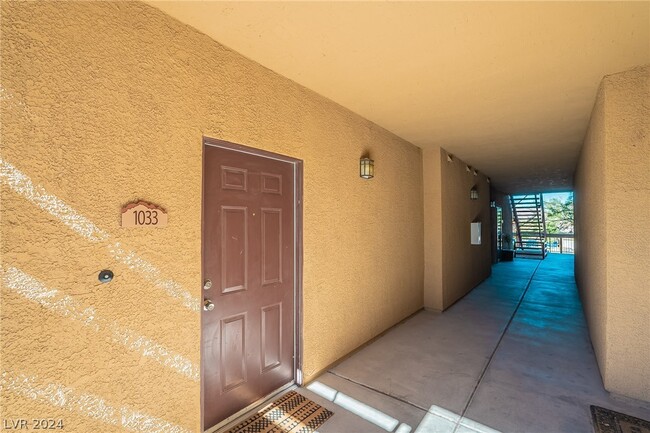 Building Photo - 8250 N Grand Canyon Dr