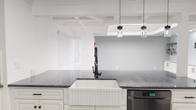 Foto del edificio - 8944 Mills Ave