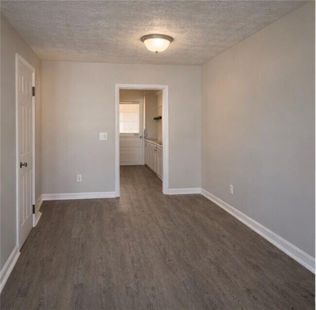 Foto del edificio - 848 Wilson Cir SW