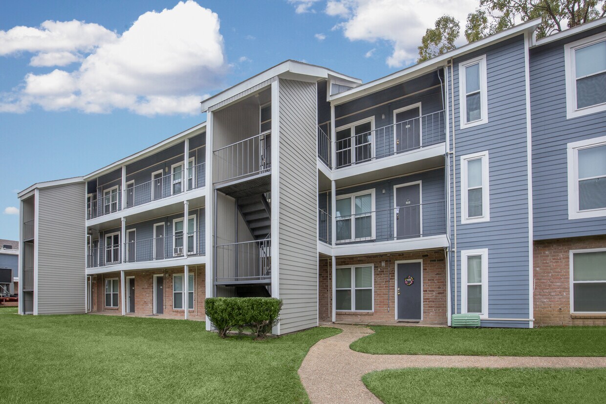 The Villas at Stone Creek (Longridge LLC) Apartments in Baton Rouge