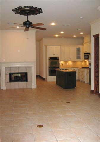 Building Photo - 3720 W Beverly Dr
