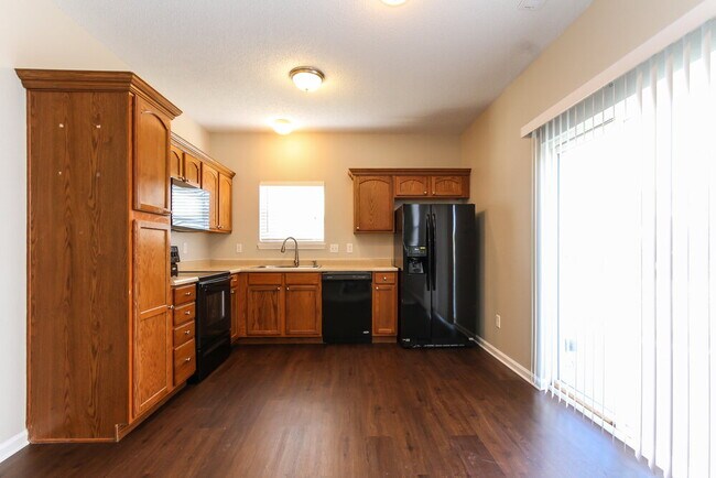 Foto del edificio - 672 Cloverfield Ln