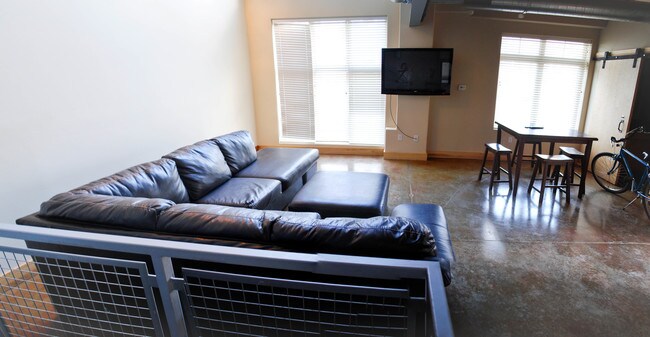 Foto del edificio - 25 E John St