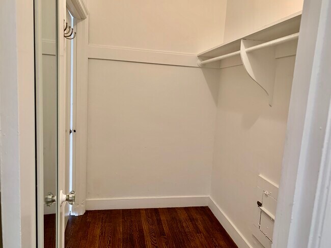 Foto del edificio - 1075 Washington St