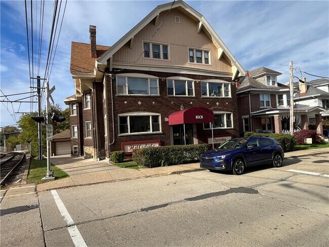 Foto del edificio - 1601 Hillsdale Ave