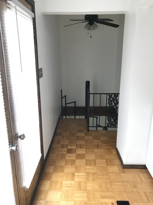 Hallway on 2nd floor and access to deck - 3124 Latonia Ave