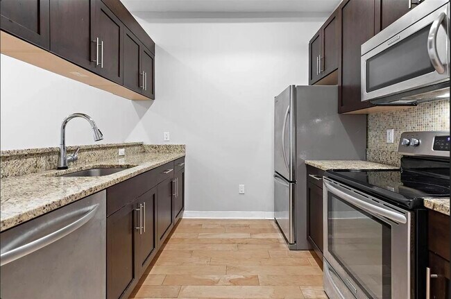 Building Photo - 100 Tidewater St