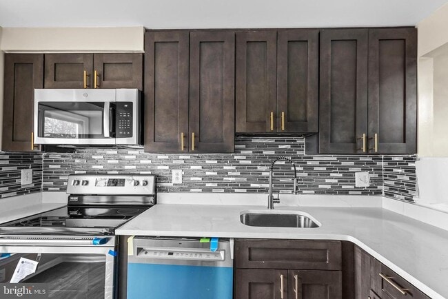 Building Photo - 6185 Little Valley Way