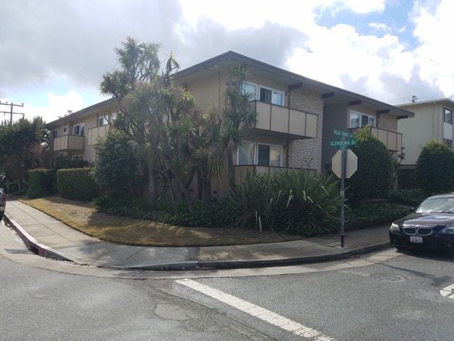 Building Photo - 1301 Palos Verdes Dr