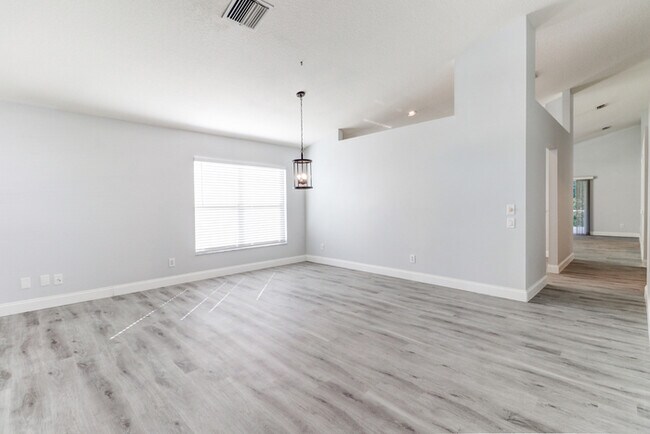 Photo - 29806 Morningmist Dr House