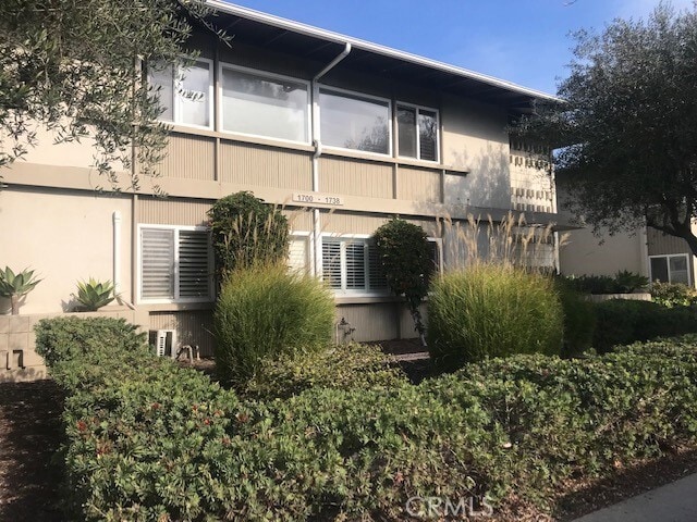 Building Photo - 1708 Westcliff Dr