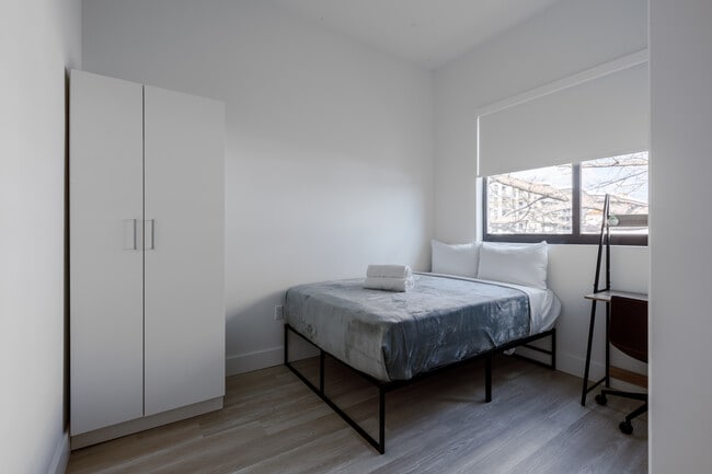 Building Photo - Saffron Apartments (Furnished Rooms)