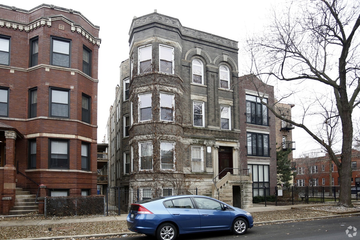 Building Photo - 2453 W Walton St