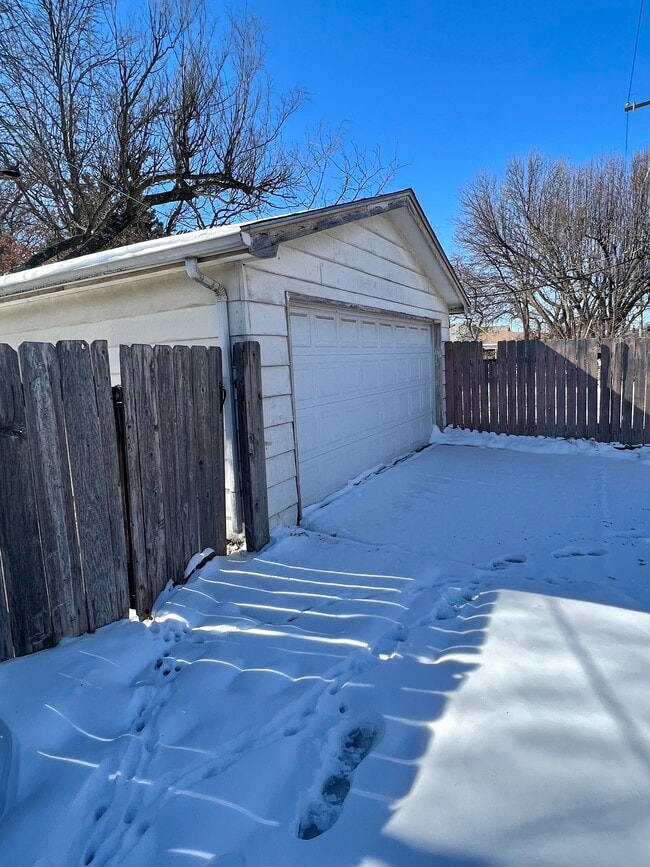 Building Photo - 1601 Faulders Ln