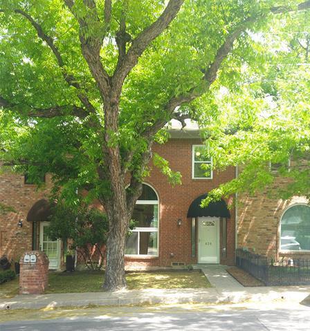 Building Photo - 426 W Oak St