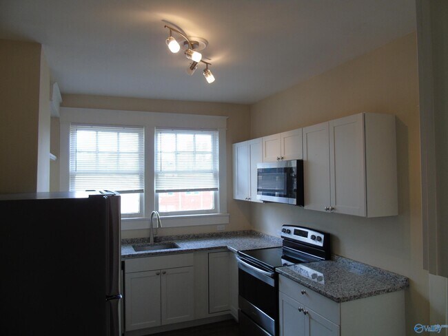 Foto del edificio - 207 Lincoln St SE
