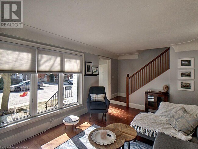 Building Photo - 283 MacNab St
