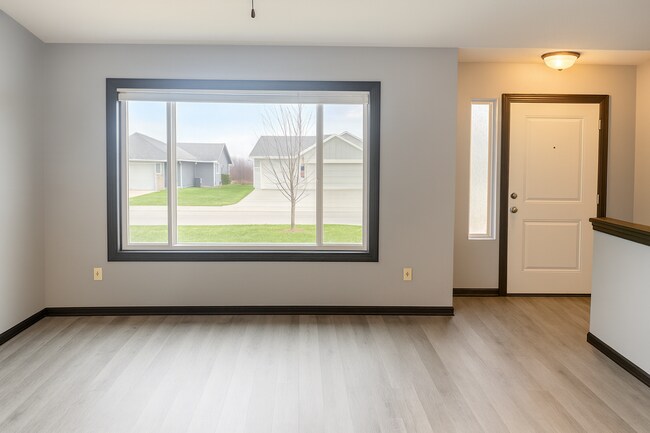 Foto del edificio - Welcome Home to This Spacious 5 Bedroom in Park City!