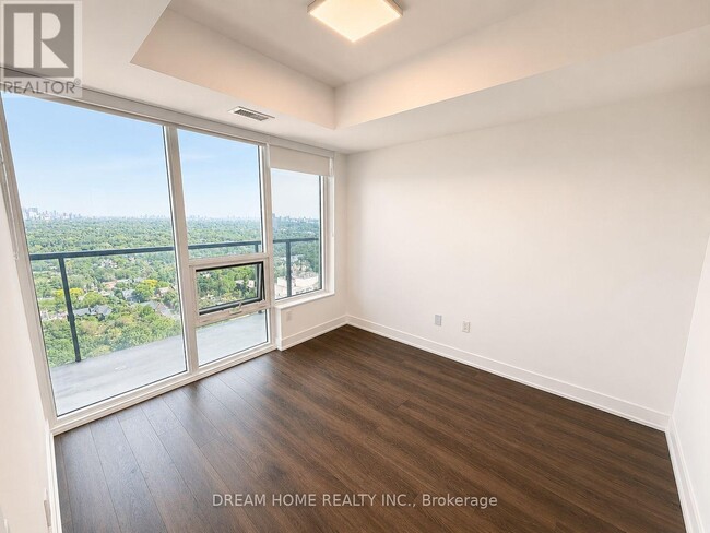 Building Photo - 609 Sherbourne St