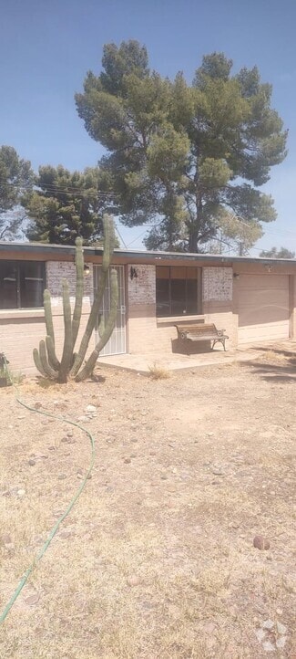 Building Photo - 1334 S Rosemont Ave