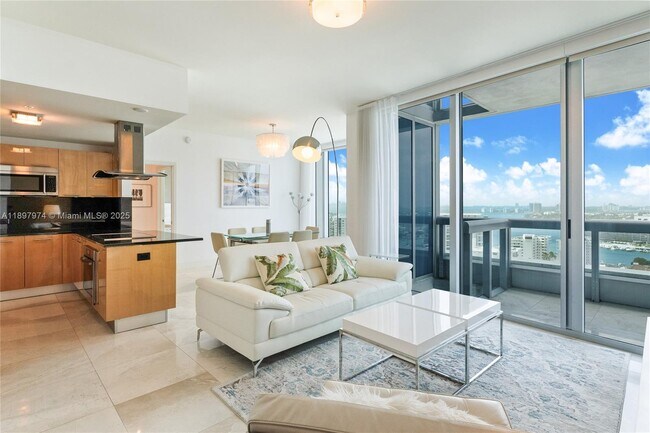 Foto del edificio - 6899 Collins Ave