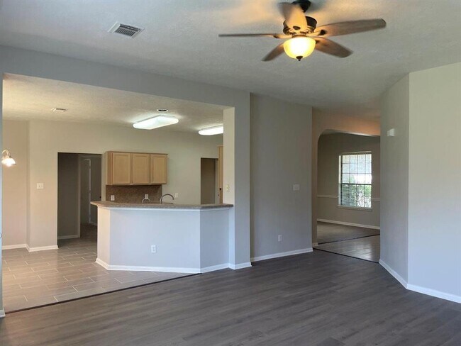 Building Photo - 301 Cedar Branch Dr