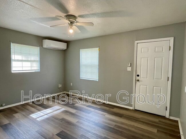 Foto del edificio - 1223 Avenue L Ave