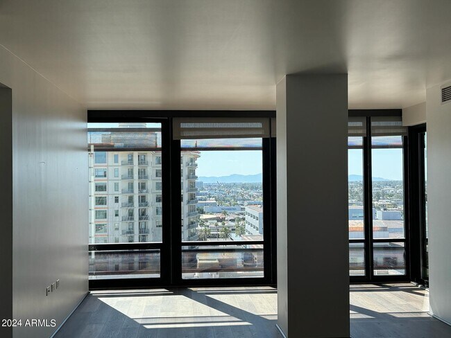 Foto del edificio - 4808 N 24th St