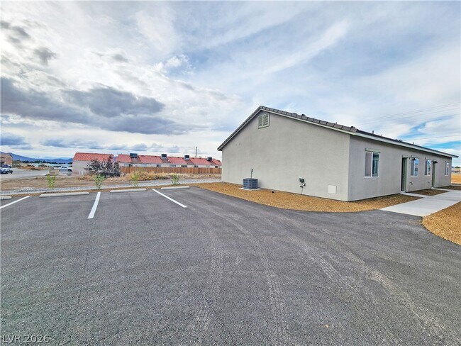 Foto del edificio - 1340 E Arrowhead St