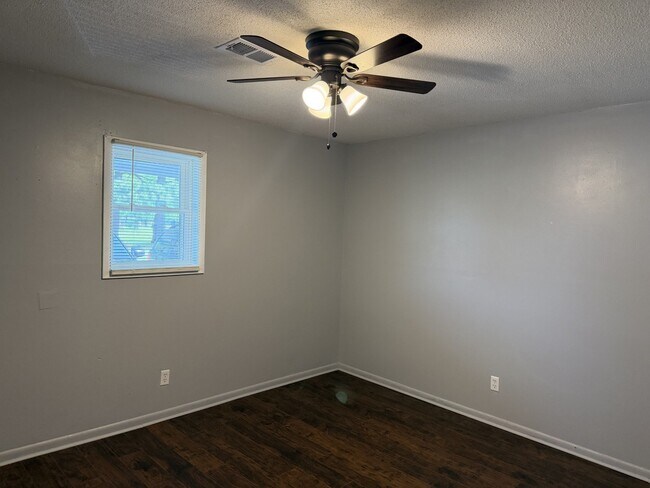 Foto del edificio - 5516 Harrisburg Rd