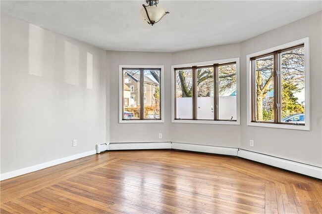 Building Photo - 27 Fremont St