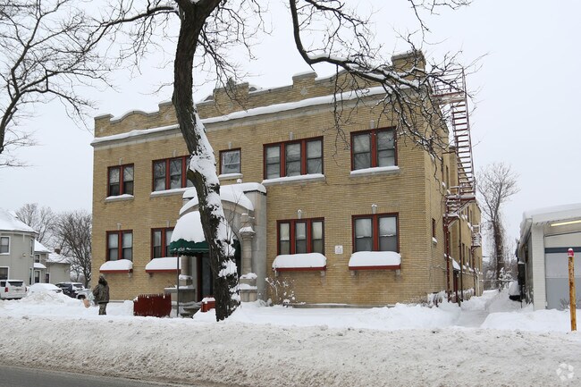 Building Photo - 468 Lake Ave