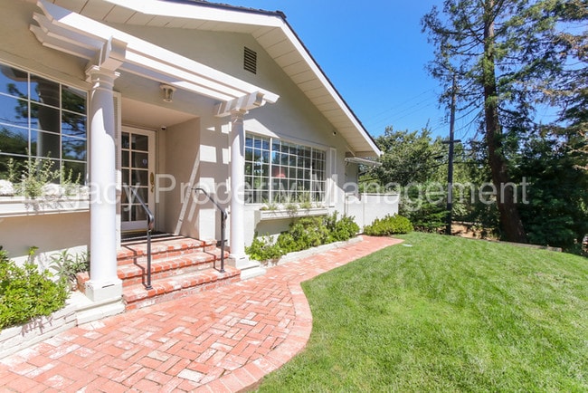Building Photo - 273 Portola Rd