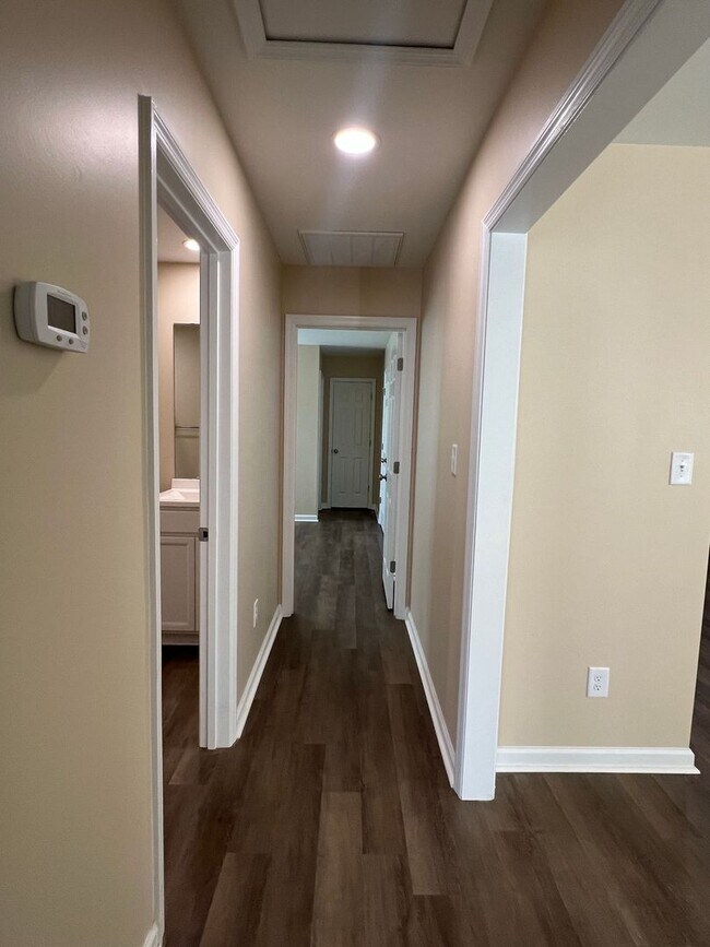 Foto del edificio - Nice  2 Bedroom, 2 bath duplex.