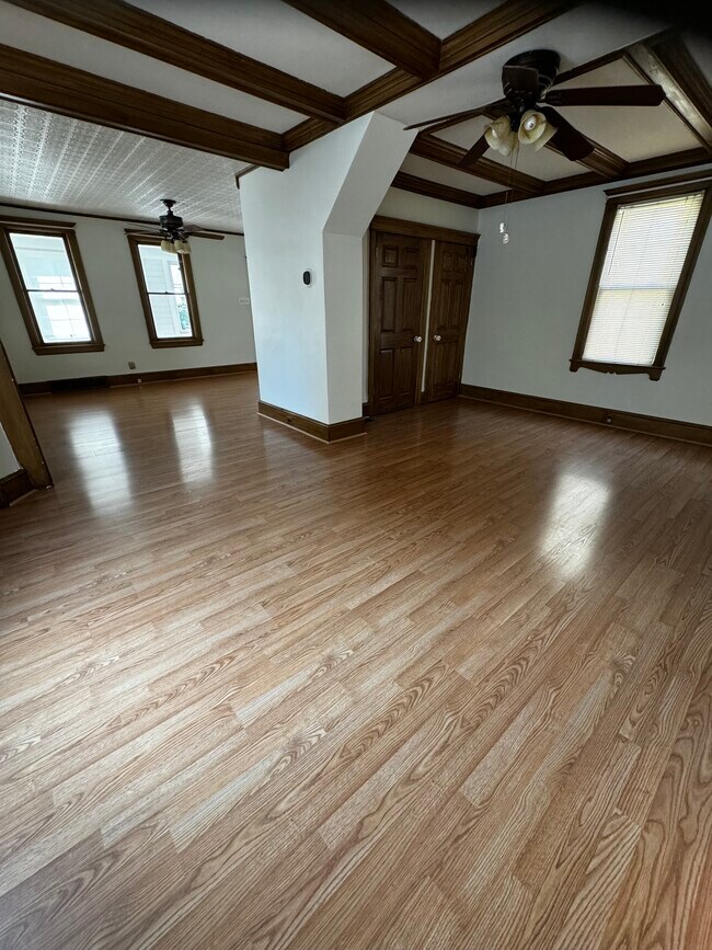 Building Photo - 203 Albany Ave