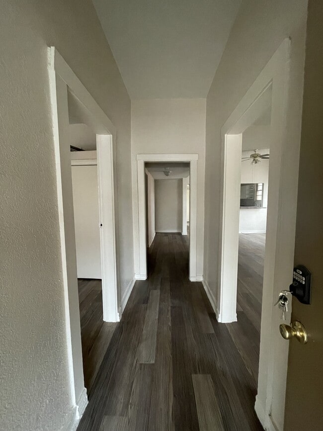 Foto del edificio - 1522 Yandell Dr