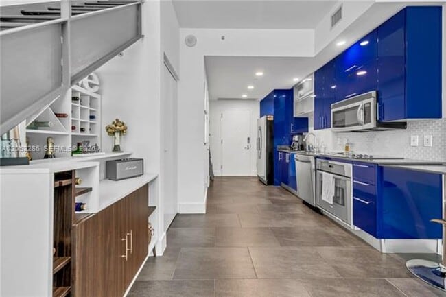 Foto del edificio - 60 SW 13th St