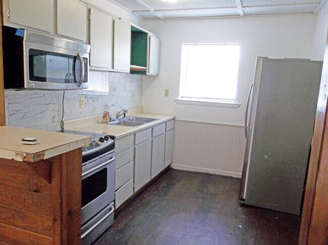 Building Photo - 107 Cockerham St