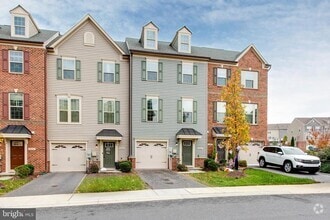 Building Photo - 2805 Fredericksburg Rd