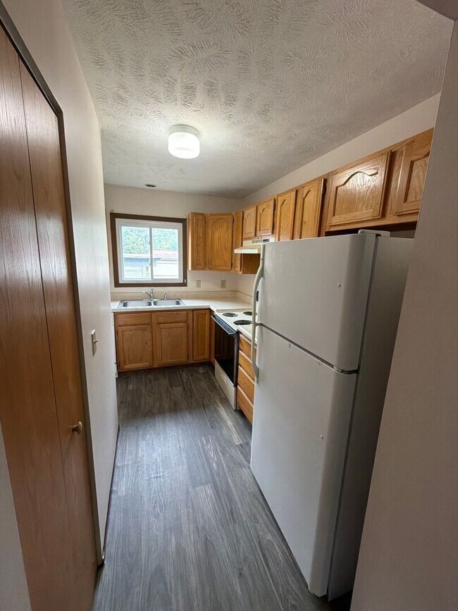 Foto del edificio - 4620 Grassridge Rd