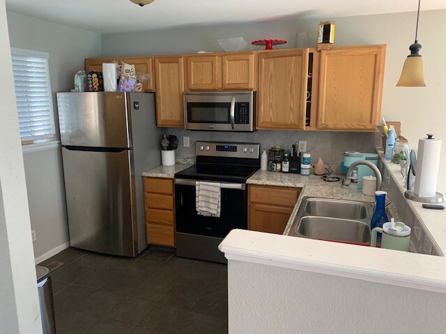 Foto del edificio - 433 W 91st Cir