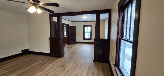 Foto del edificio - 1519-122n 22nd St