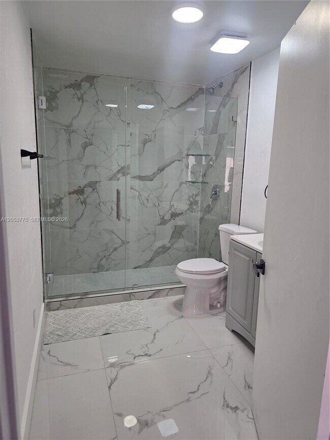 Foto del edificio - 8830 NW 150th St