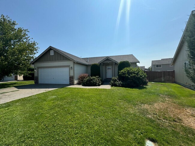 Foto del edificio - Charming 4-Bedroom Home with Large Fenced Yard and Modern Updates in Ellensburg