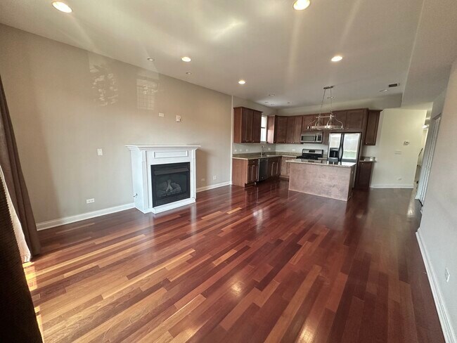 Foto del edificio - 7544 W Belmont Ave