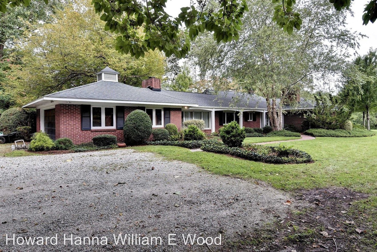 Primary Photo - 208 Yorkview Rd