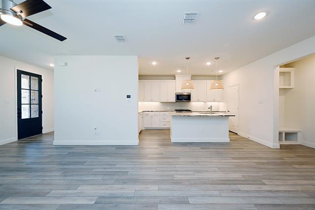 Building Photo - 3713 Wellesley Ave
