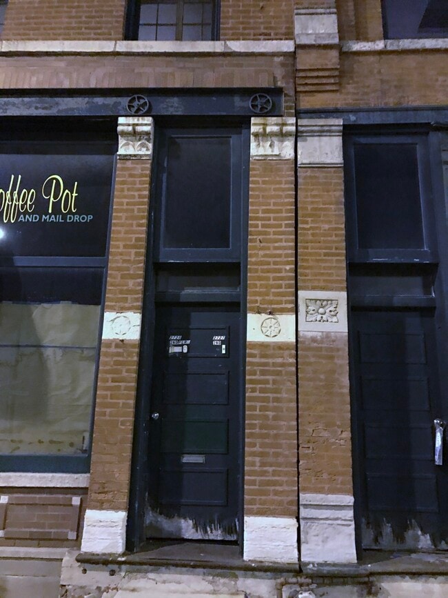 Building Photo - 2727 S Archer Ave